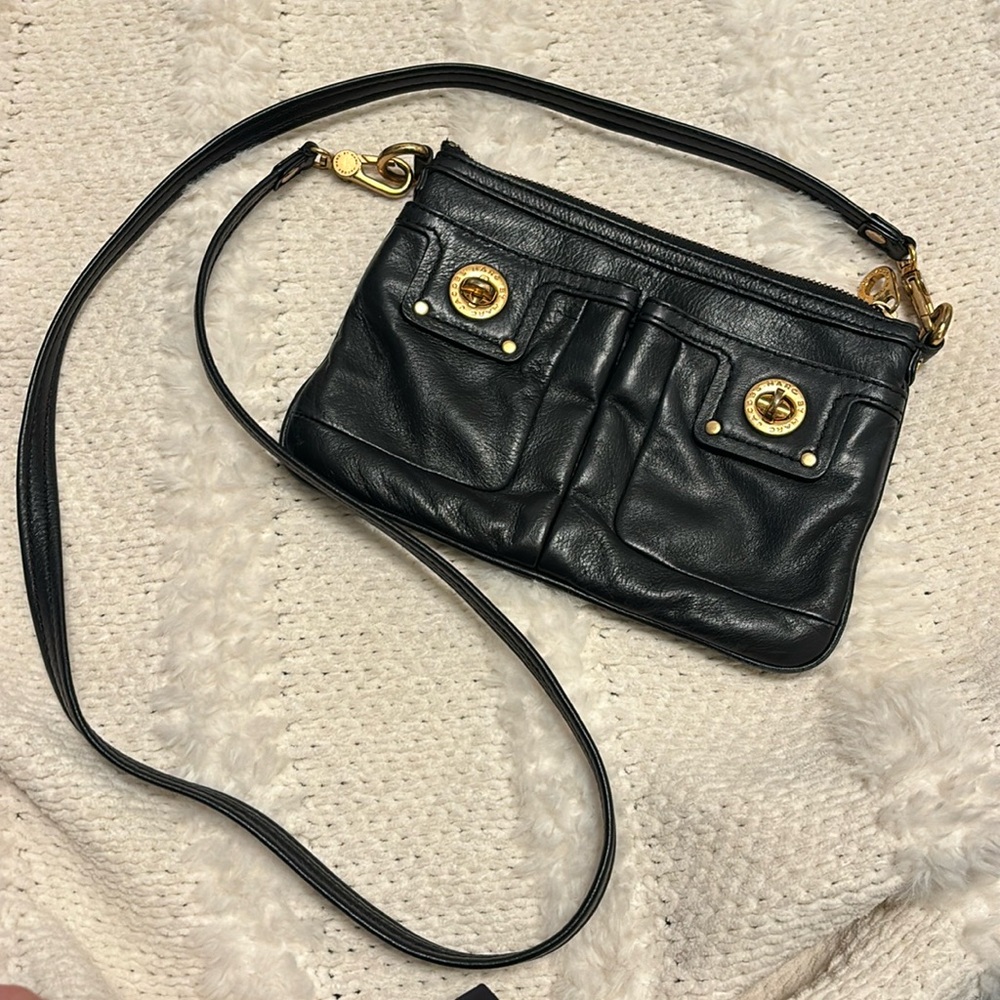 ✈️Marc by Marc Jacob’s buttery soft leather cross body